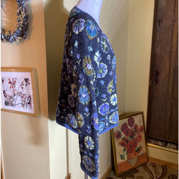 A GIANNETTI Size Large Zip Front Sweater Flowers Hand-Knit Shetland Wool Cozy - Picture 5 of 16
